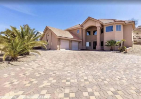 GOLF HUB- Luxurious Mansion 14 bed/6 Bath 6k sq ft